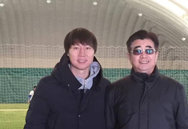 央视足球之夜国足经典战役回放，荣耀与挑战的交织