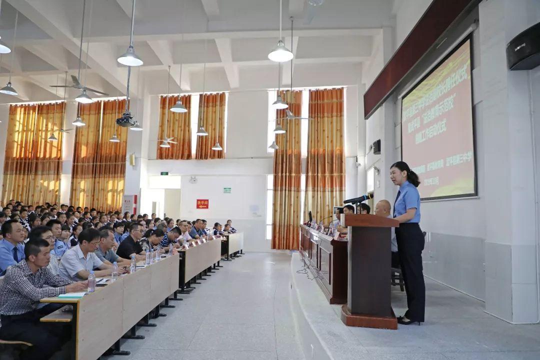蓝姐三中三大数据论坛，揭秘彩票背后的智慧与策略蓝姐三中三论坛精准资料大全传真工作资料电脑知