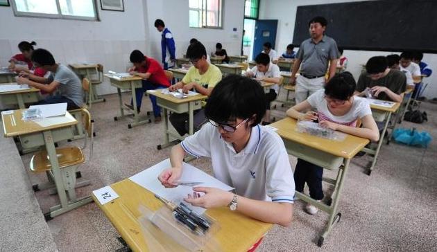 考场上的巨人梦想，2米3的高考生高考考场多少米禁止施工